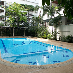 h. Swimming pool.jpg
